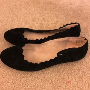 Black ballet flats